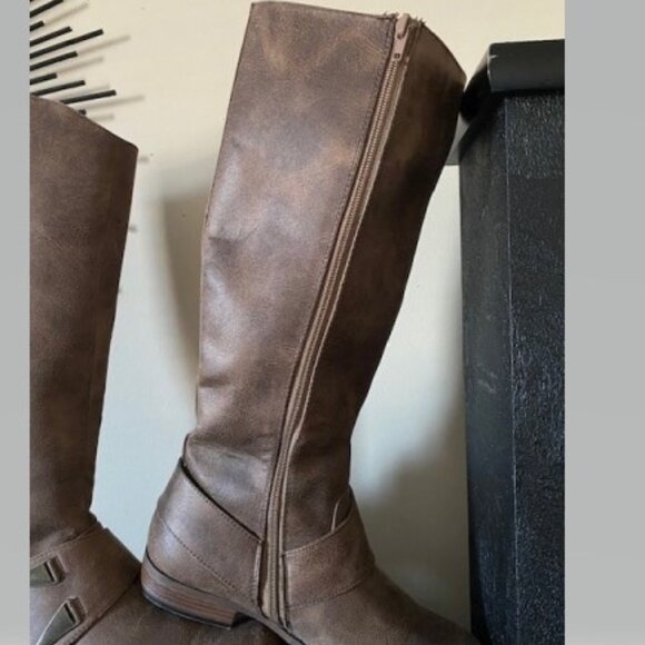 Brown Western Knee-High Boots - Picture 3 of 5